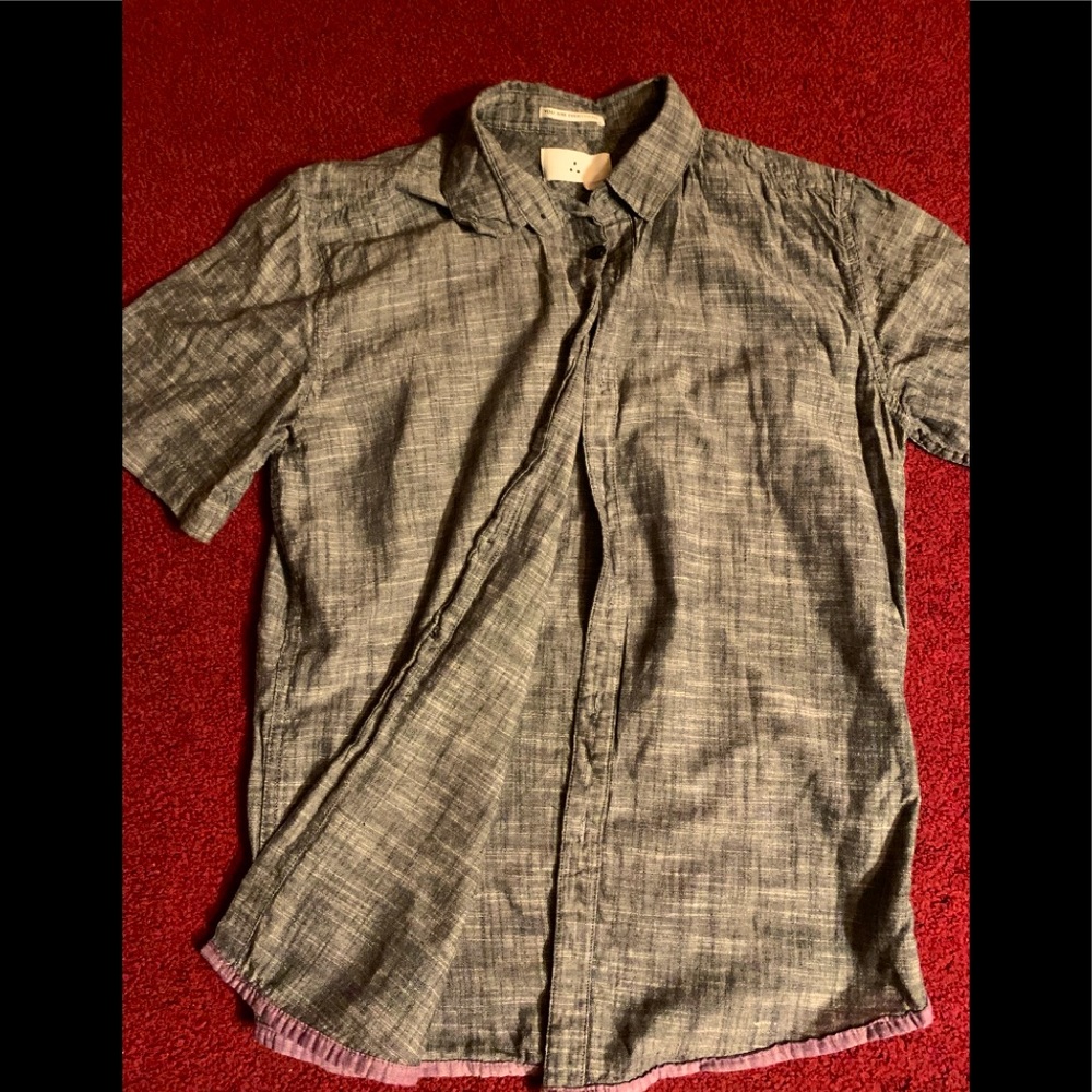 Short sleeve button up